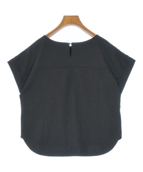 UNTITLED เสื้อยืด/เสื้อท็อปส์