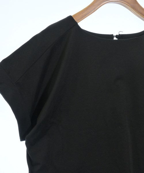 UNTITLED เสื้อยืด/เสื้อท็อปส์