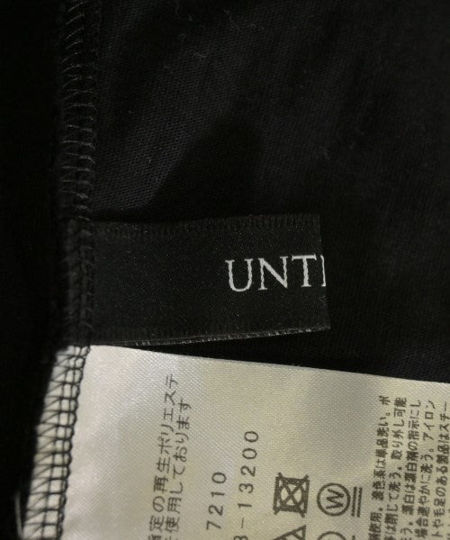 UNTITLED เสื้อยืด/เสื้อท็อปส์