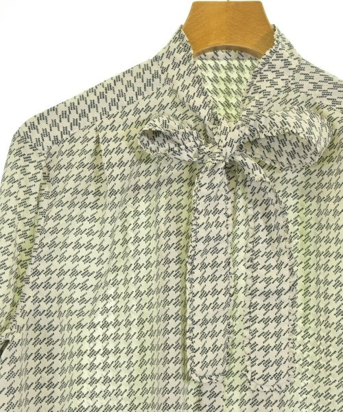 UNTITLED เสื้อลำลอง