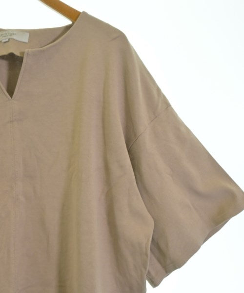 UNTITLED เสื้อยืด/เสื้อท็อปส์