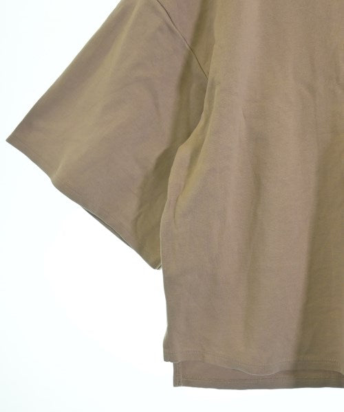 UNTITLED เสื้อยืด/เสื้อท็อปส์