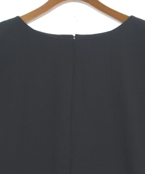 UNTITLED เสื้อสตรี