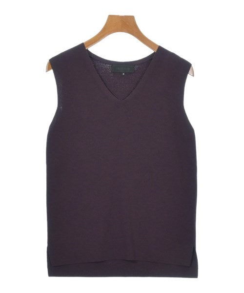 UNTITLED เสื้อแขนกุด