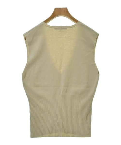 UNTITLED เสื้อแขนกุด