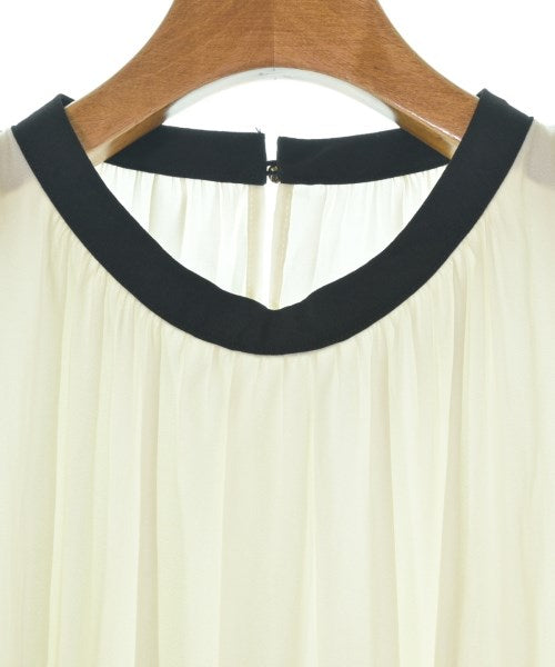 UNTITLED เสื้อสตรี