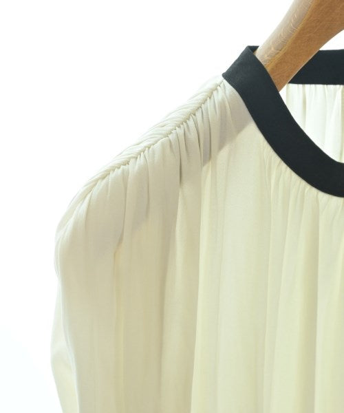 UNTITLED เสื้อสตรี