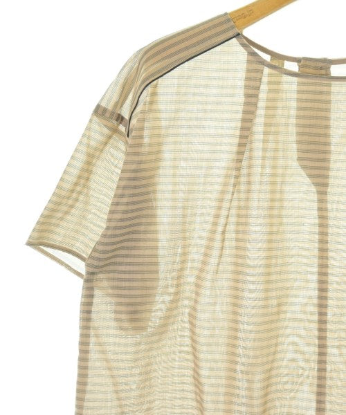 UNTITLED เสื้อลำลอง