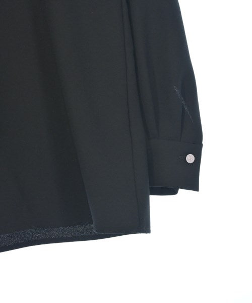 UNTITLED เสื้อสตรี
