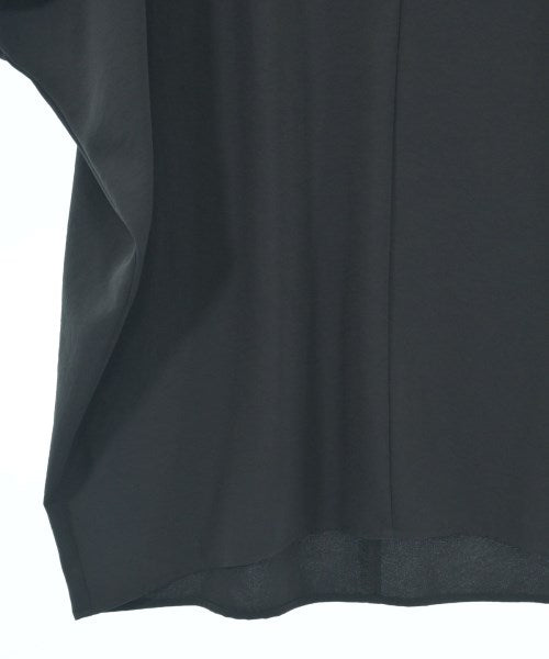 UNTITLED เสื้อสตรี
