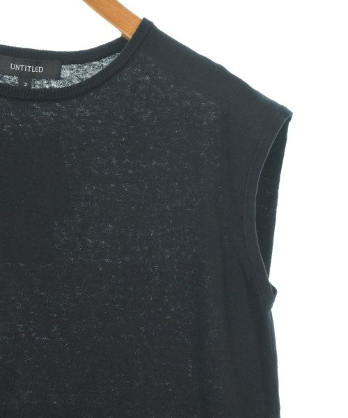 UNTITLED เสื้อแขนกุด