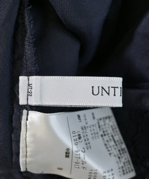 UNTITLED กระโปรงยาวถึงเข่า