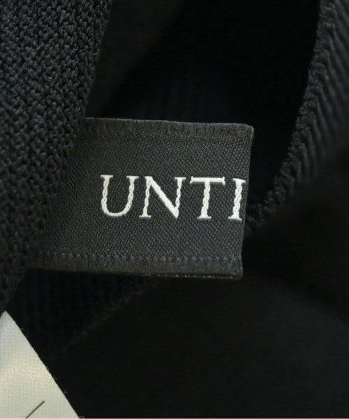 UNTITLED เสื้อกันหนาว