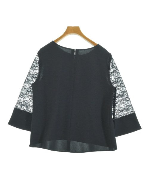 UNTITLED เสื้อสตรี