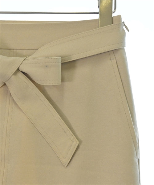 I C B กระโปรงยาวถึงเข่า