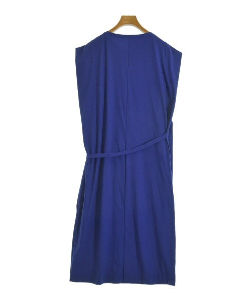 I C B ชุดเดรส