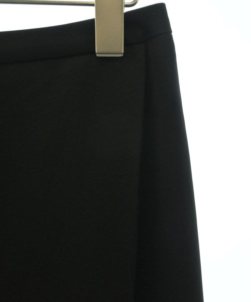 I C B กระโปรงยาวถึงเข่า