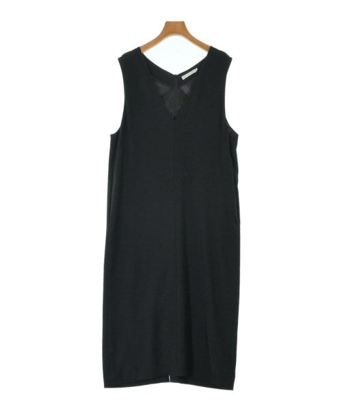 I C B ชุดเดรส