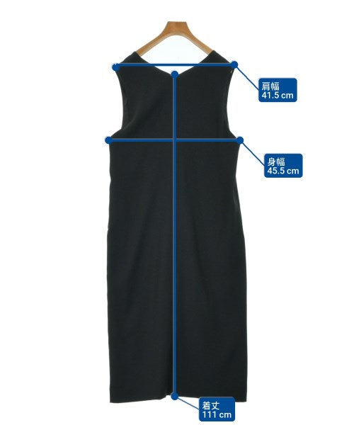 I C B ชุดเดรส