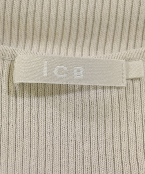 I C B เสื้อแขนกุด