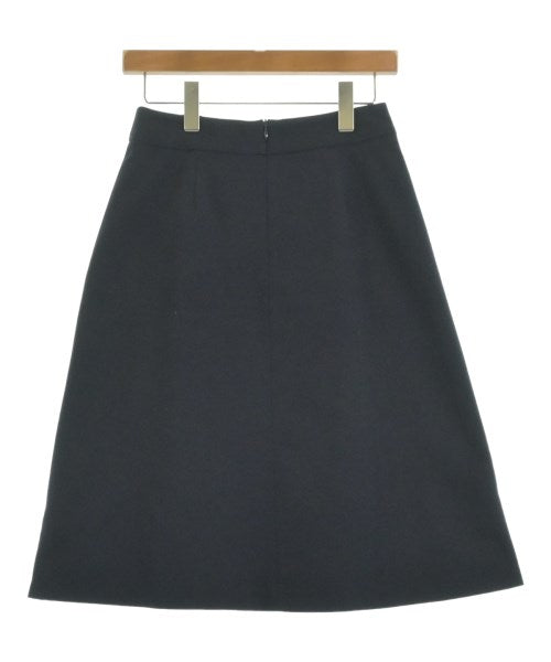 NATURAL BEAUTY BASIC กระโปรงยาวถึงเข่า