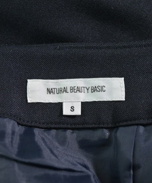 NATURAL BEAUTY BASIC กระโปรงยาวถึงเข่า