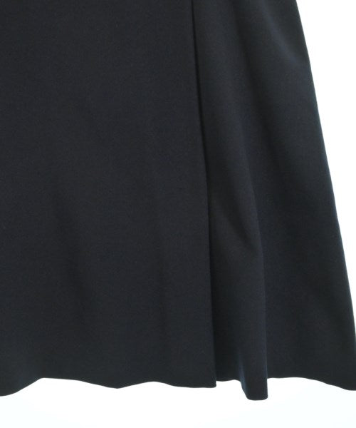 NATURAL BEAUTY BASIC กระโปรงยาวถึงเข่า