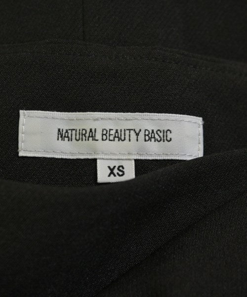 NATURAL BEAUTY BASIC กระโปรงยาวถึงเข่า