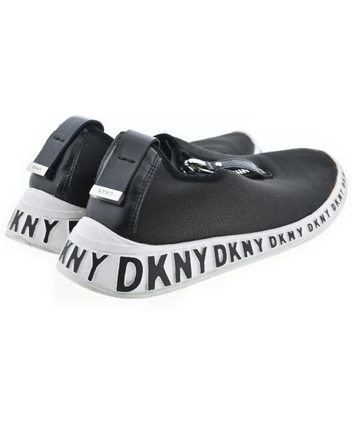 DKNY รองเท้าผ้าใบ