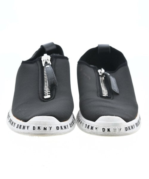 DKNY รองเท้าผ้าใบ