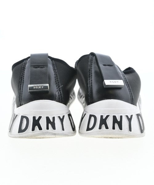 DKNY รองเท้าผ้าใบ
