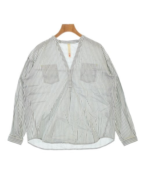 Q เสื้อสตรี