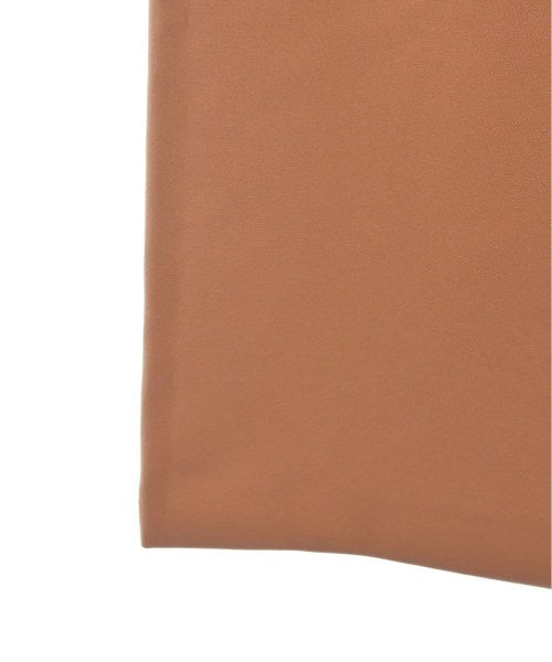 PROPORTION BODY DRESSING กระโปรงยาวถึงเข่า