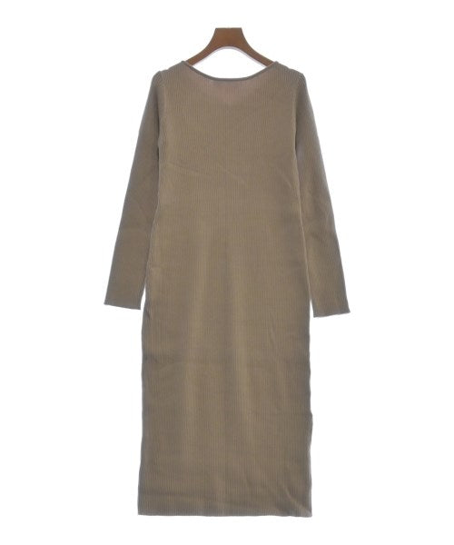 PROPORTION BODY DRESSING ชุดเดรส