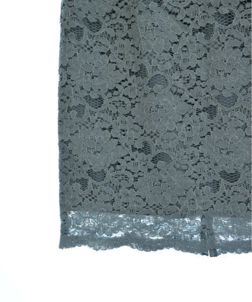 PROPORTION BODY DRESSING กระโปรงยาวถึงเข่า