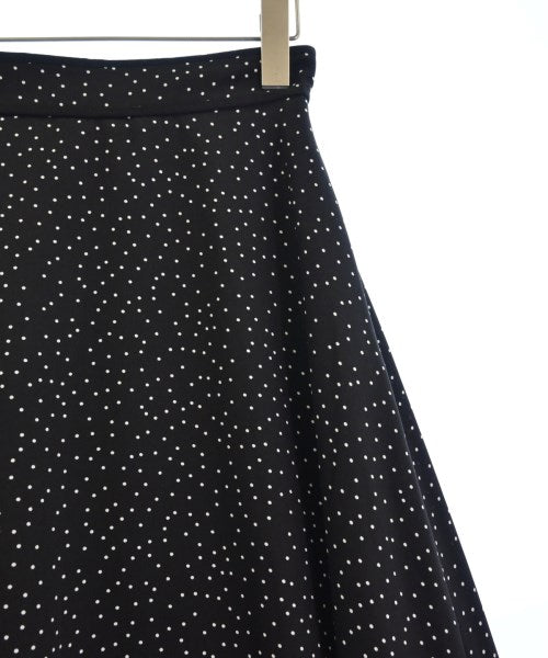 PROPORTION BODY DRESSING กระโปรงยาวถึงเข่า