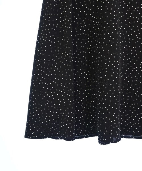 PROPORTION BODY DRESSING กระโปรงยาวถึงเข่า