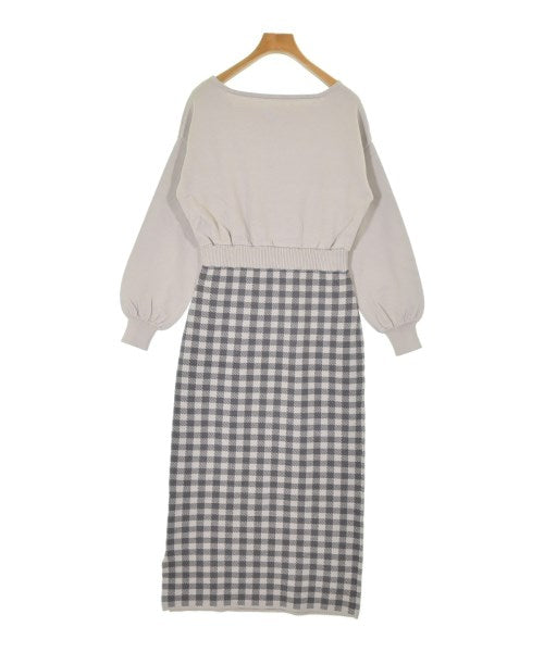 PROPORTION BODY DRESSING ชุดเดรส