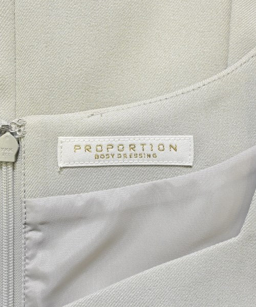 PROPORTION BODY DRESSING ชุดเดรส