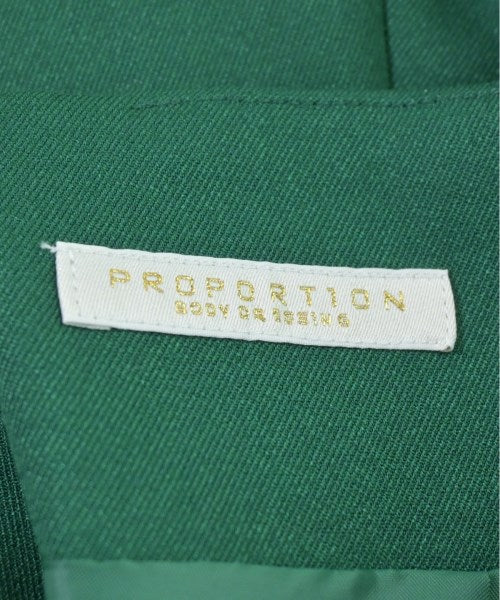PROPORTION BODY DRESSING กระโปรงยาวถึงเข่า