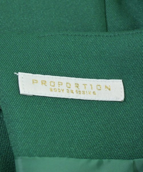 PROPORTION BODY DRESSING กระโปรงยาวถึงเข่า