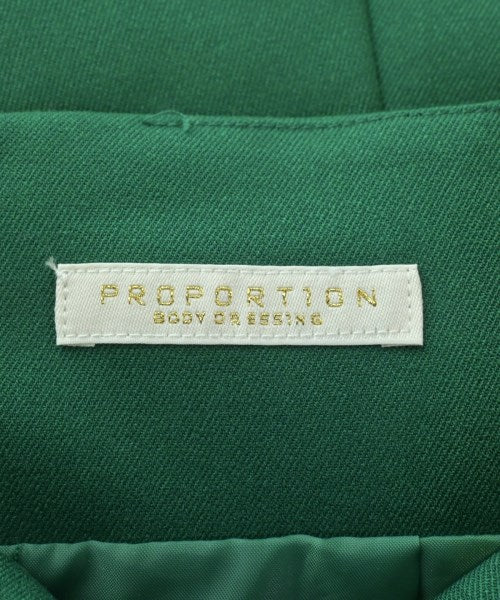 PROPORTION BODY DRESSING กระโปรงยาวถึงเข่า