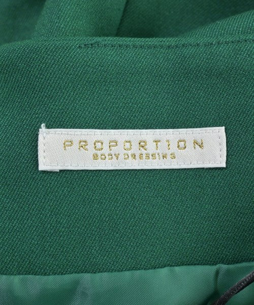 PROPORTION BODY DRESSING กระโปรงยาวถึงเข่า