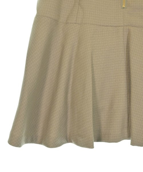 PROPORTION BODY DRESSING กระโปรงสั้น