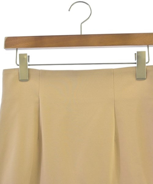 PROPORTION BODY DRESSING กระโปรงยาวถึงเข่า