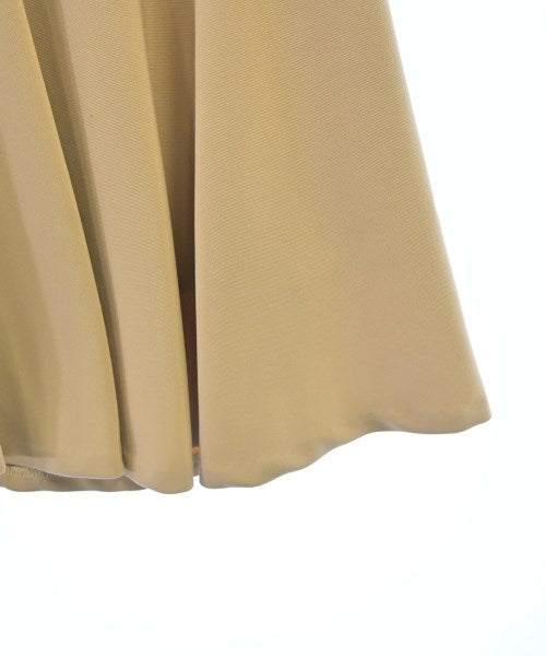 PROPORTION BODY DRESSING กระโปรงยาวถึงเข่า