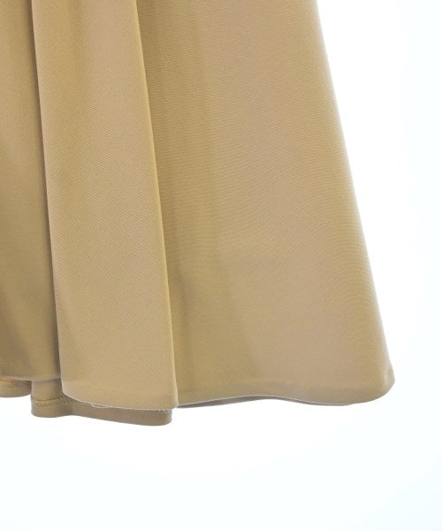 PROPORTION BODY DRESSING กระโปรงยาวถึงเข่า