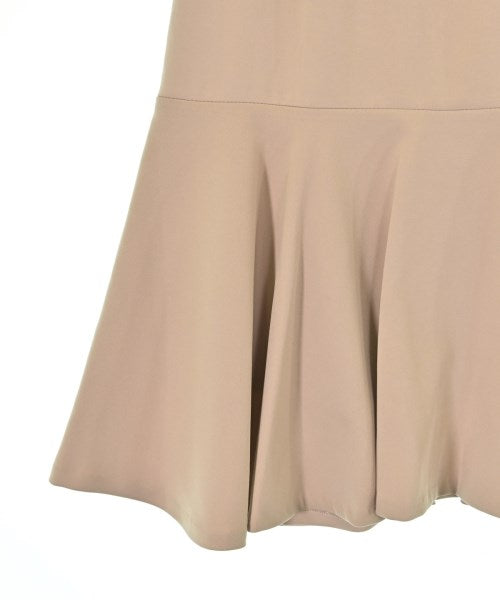 PROPORTION BODY DRESSING กระโปรงยาวถึงเข่า