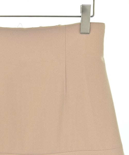 PROPORTION BODY DRESSING กระโปรงยาวถึงเข่า