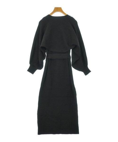 PROPORTION BODY DRESSING ชุดเดรส